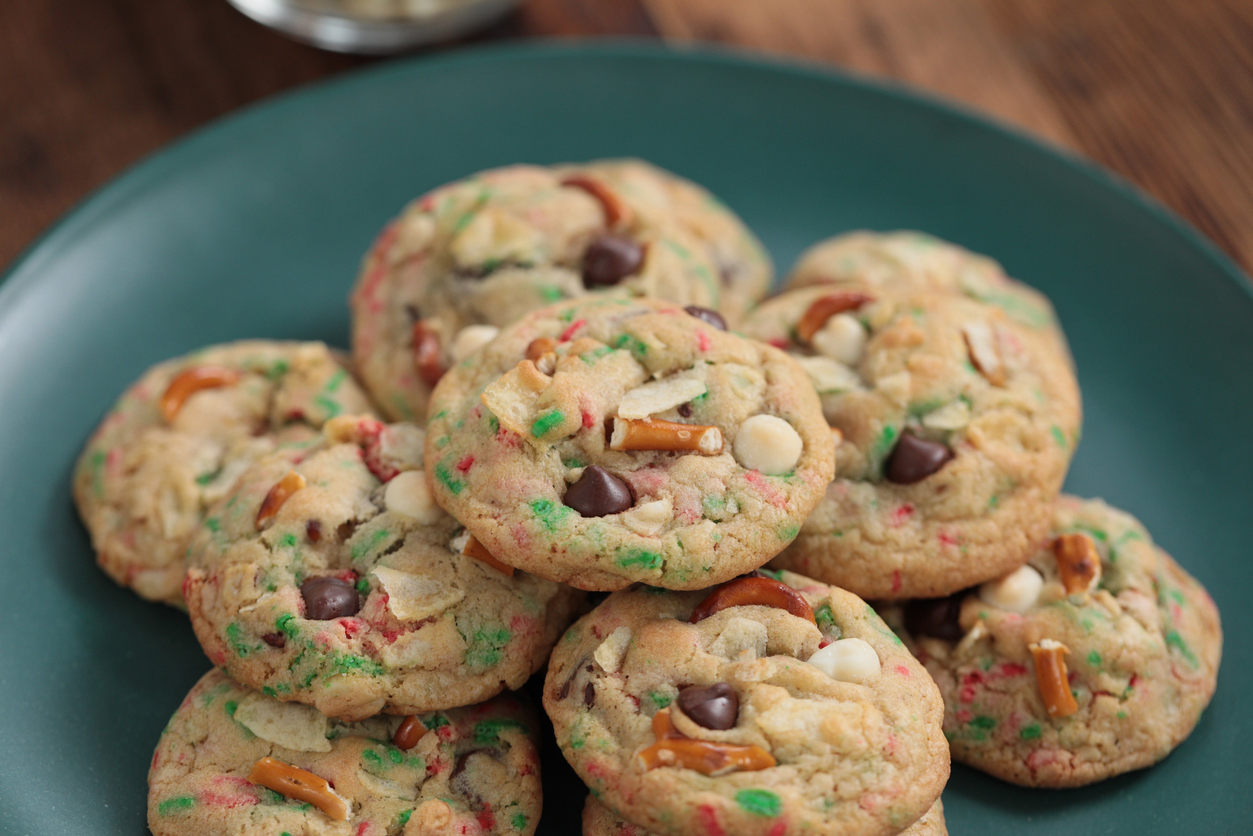Santa's Trash Cookies – Rosanna Pansino