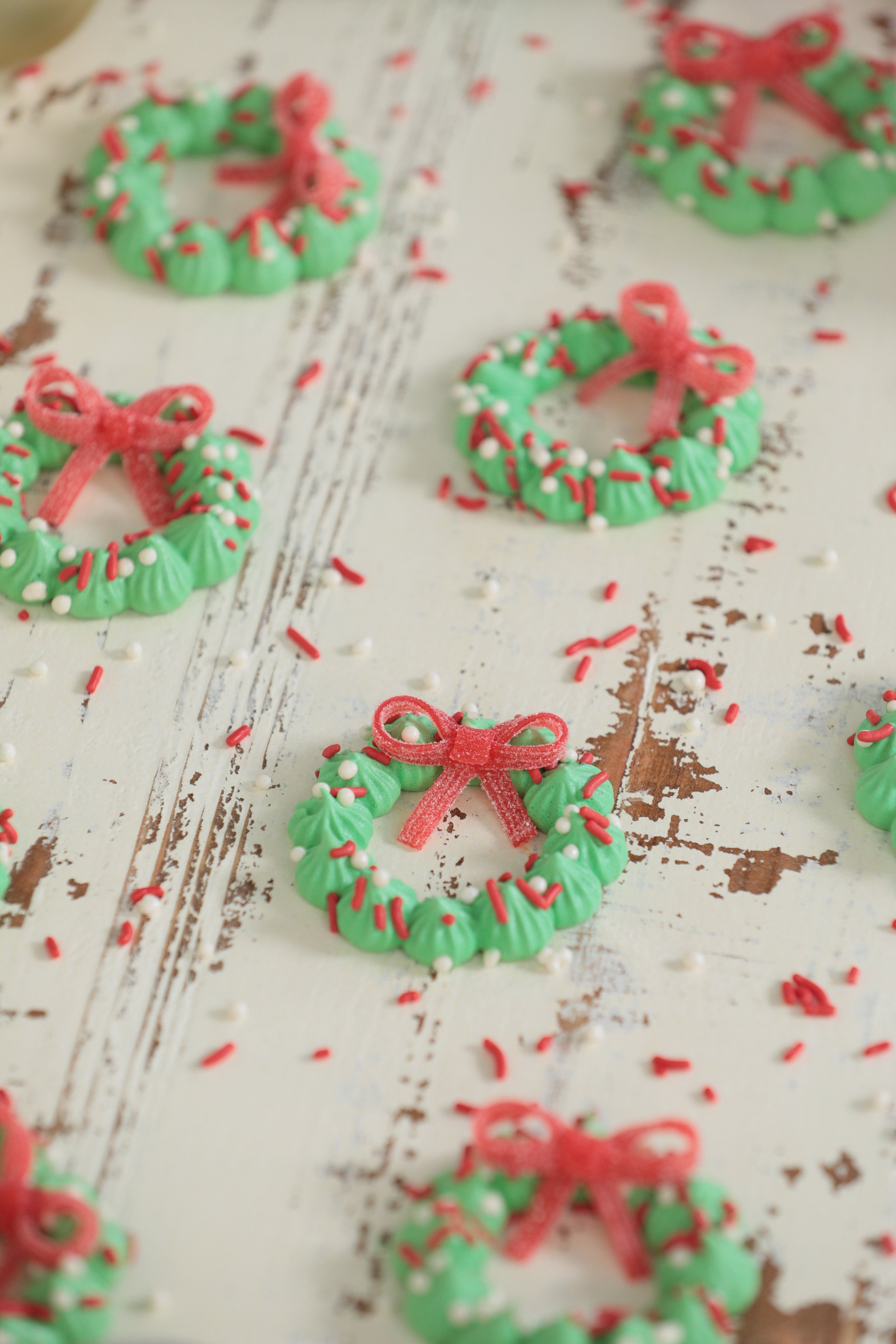 Wreath Meringues – Rosanna Pansino