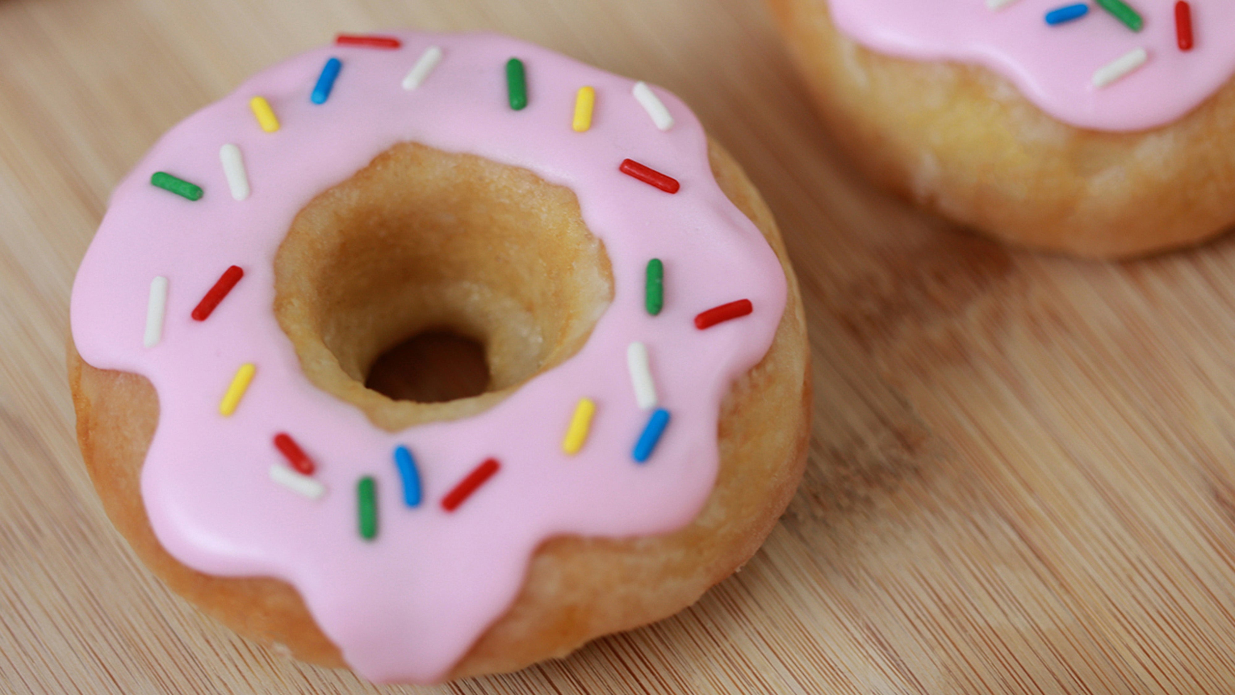 Simpsons Glazed Donuts – Rosanna Pansino