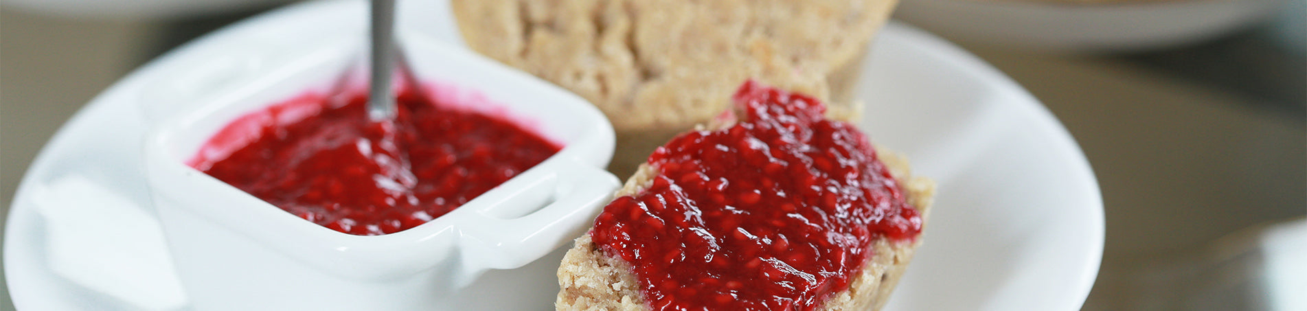 Lord of the Rings Hobbit Muffins | Rosanna Pansino & Dominic Monaghan