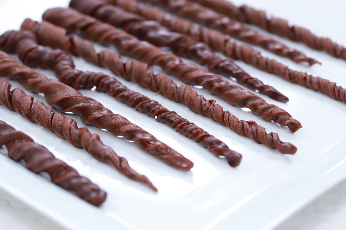 Chocolate-Dipped-Licorice-Wands-Harry-Potter-Party-Favors-.jpg