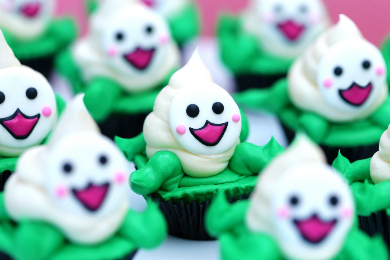 Mini Overwatch Pachimari Cupcakes | Rosanna Pansino